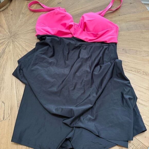 Tummy control black one piece swimsuit with shorts size XL - Picture 2 of 6